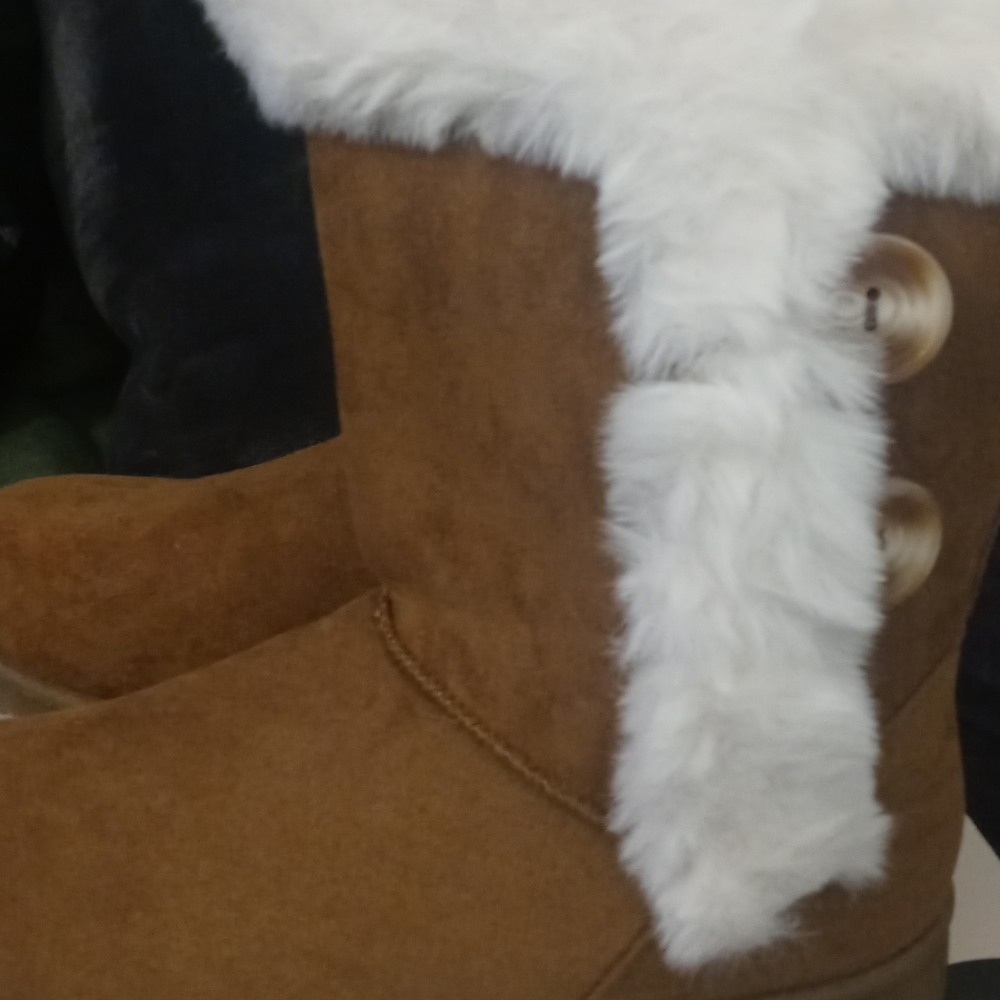 Women boots - Picture 2 of 3